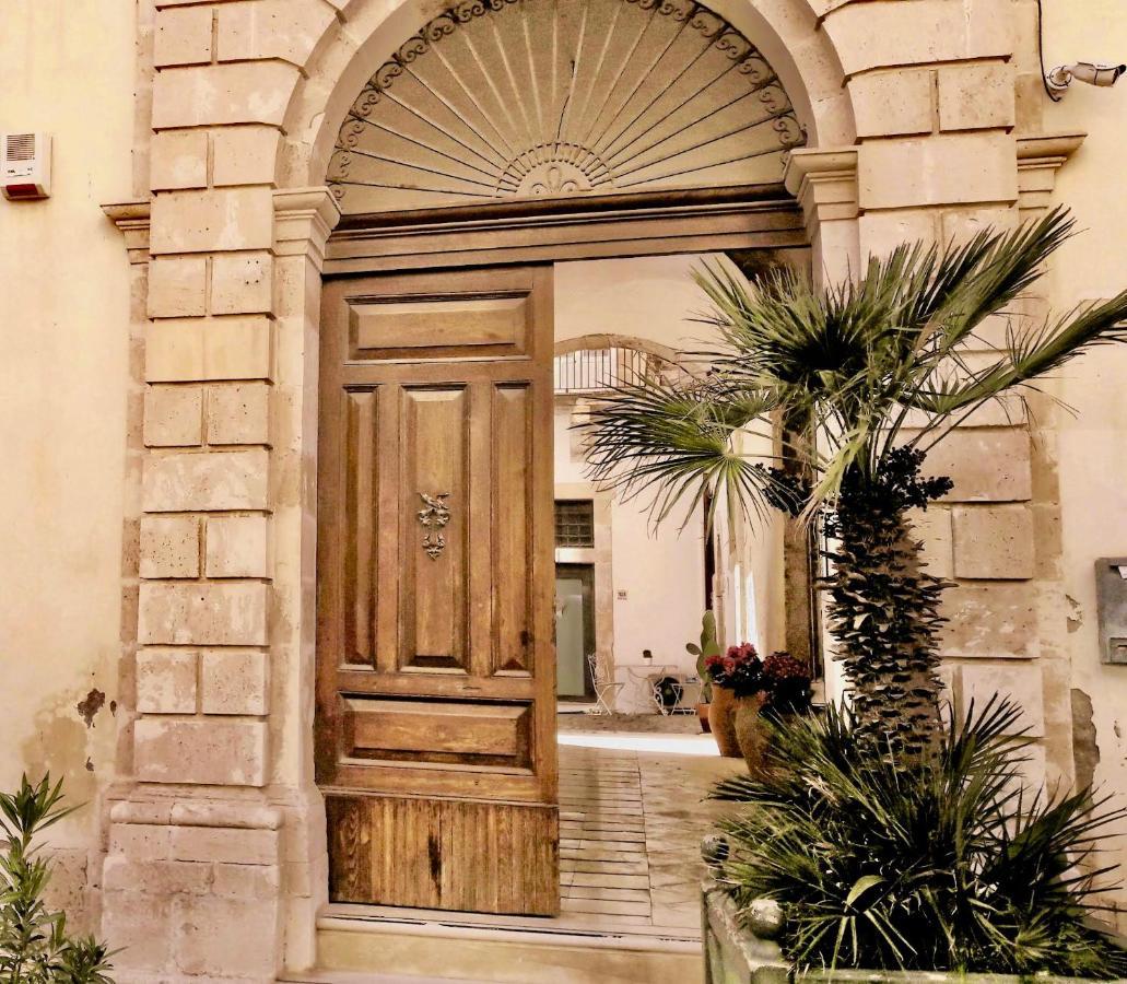 סירקוזה Incantevole Appartamento In Palazzo Storico Ortigia מראה חיצוני תמונה