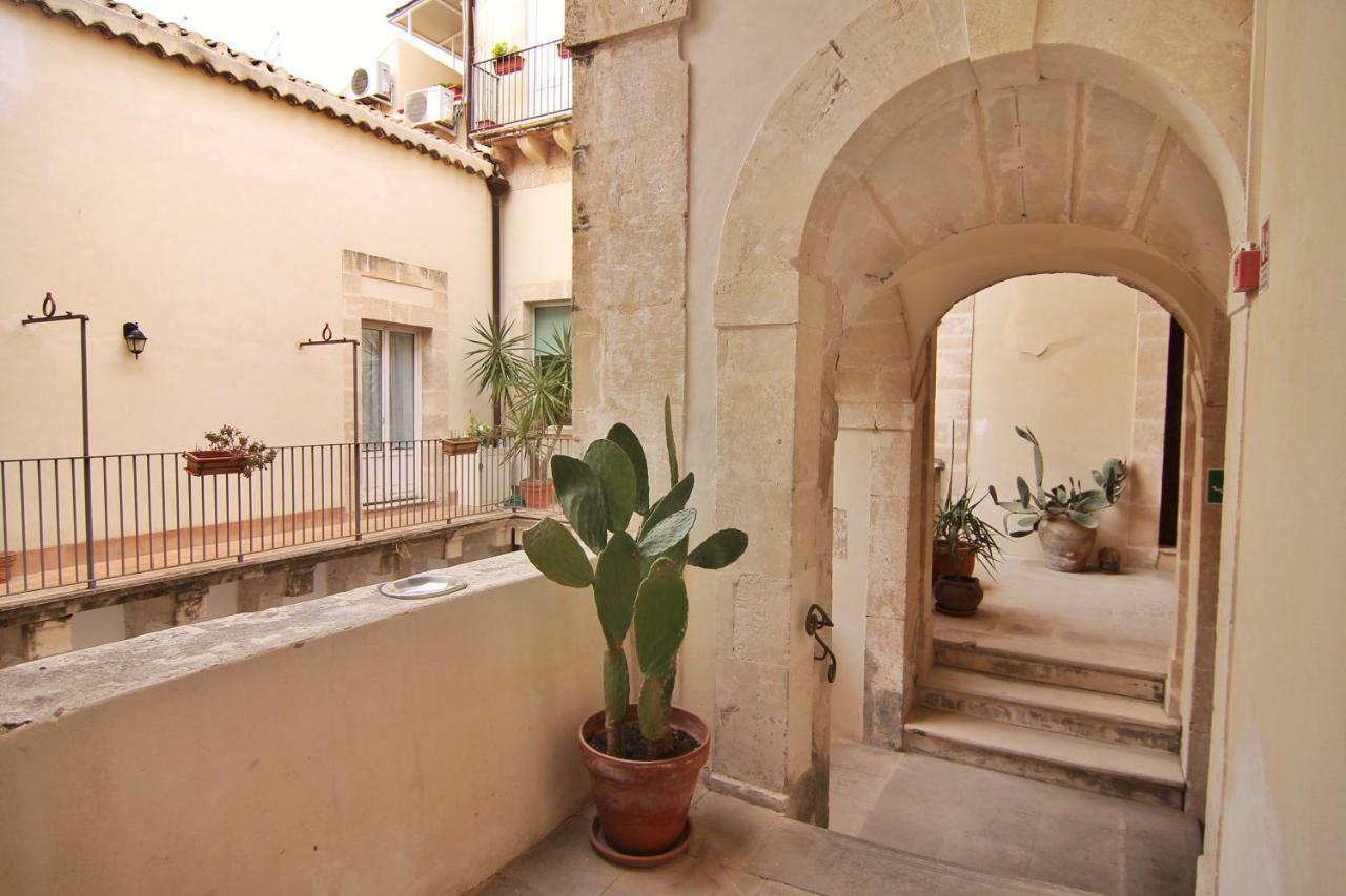 סירקוזה Incantevole Appartamento In Palazzo Storico Ortigia מראה חיצוני תמונה