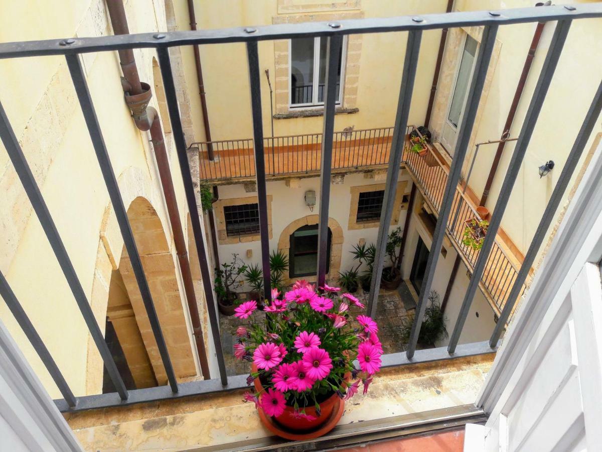 סירקוזה Incantevole Appartamento In Palazzo Storico Ortigia מראה חיצוני תמונה