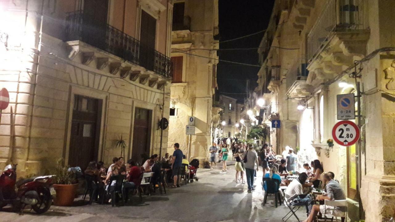 סירקוזה Incantevole Appartamento In Palazzo Storico Ortigia מראה חיצוני תמונה
