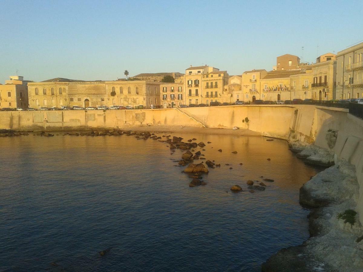 סירקוזה Incantevole Appartamento In Palazzo Storico Ortigia מראה חיצוני תמונה